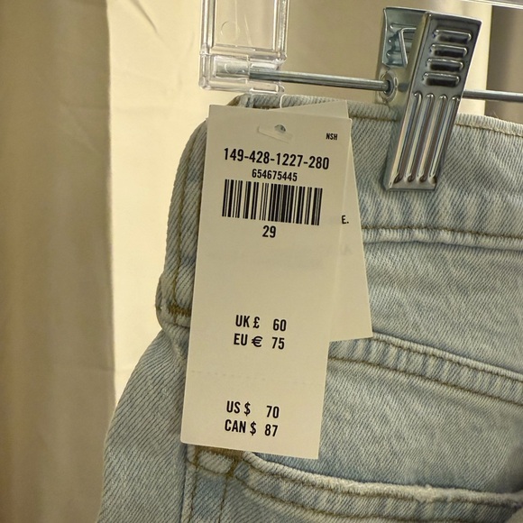 Women’s Abercrombie & Fitch Light Blue 7 Inch Dad Short - Picture 3 of 3